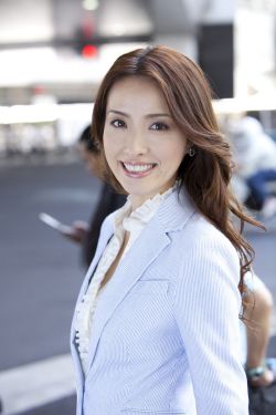 胡维纳老公